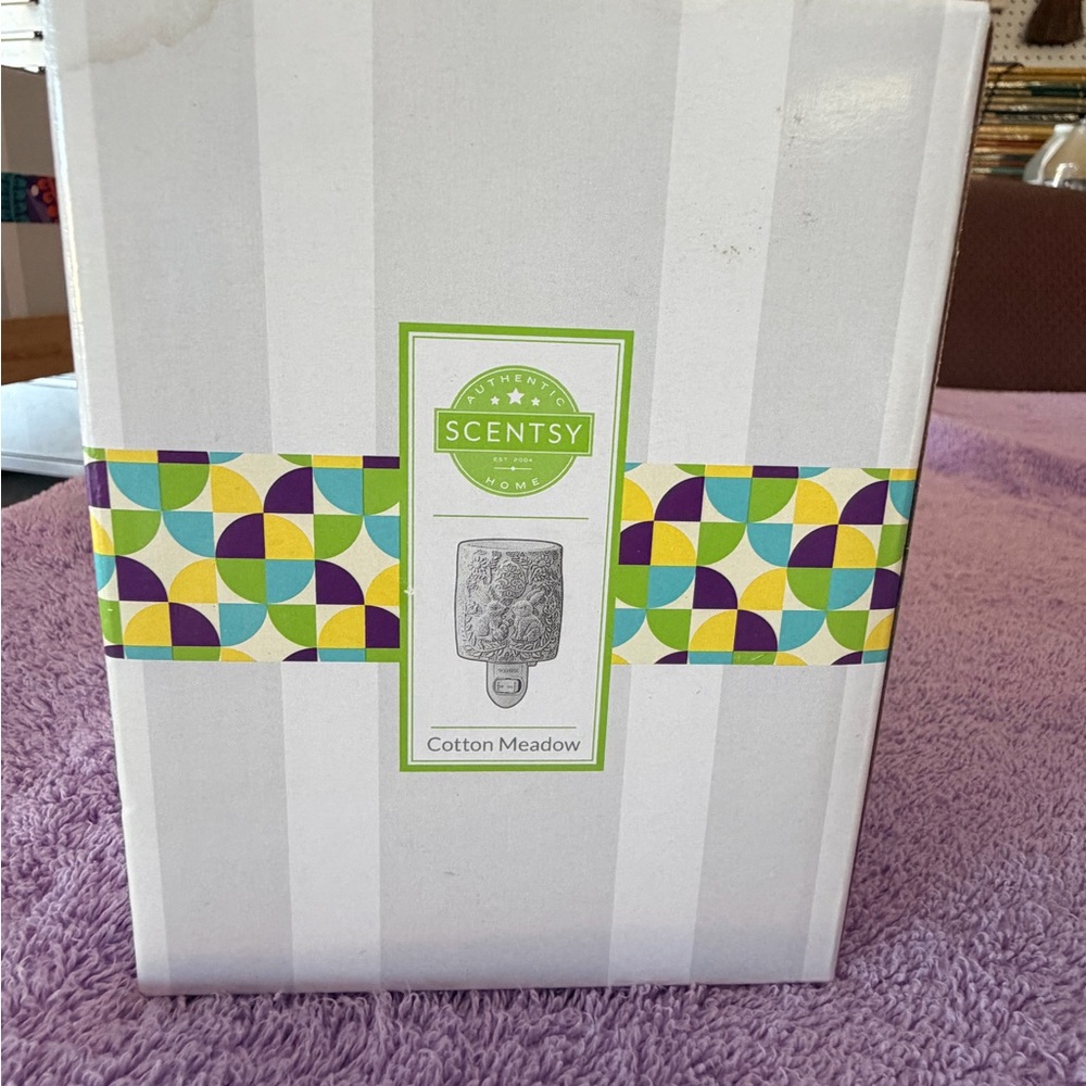 Scentsy Cotton Meadow mini warmer